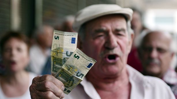 Pensioni, bonus dimezzato. Governo “massimo 50 euro in più al mese”