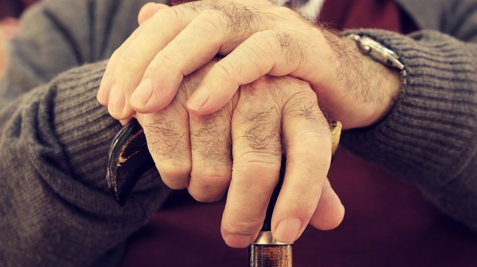 Centenari, un popolo che cresce in Italia. Le sfide sul welfare