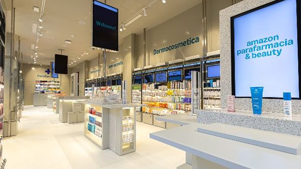 Amazon apre il suo primo negozio in Italia: è una parafarmacia situata nel cuore di Milano