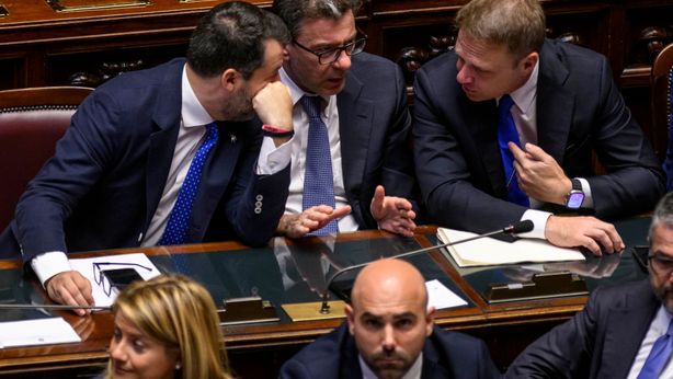 Governo spinge sulle privatizzazioni: sulla rampa di lancio Poste Italiane e MPS