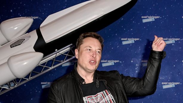 Elon Musk ora non pensa a Bitcoin, ma a quotare un pezzo di SpaceX