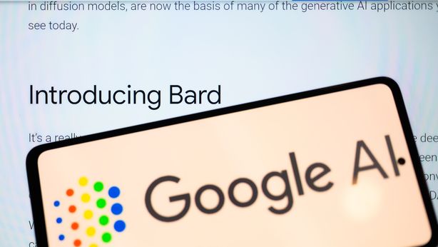 Google lancia il chatbot Bard e investe in Anthropic