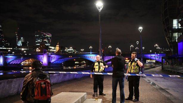 Attentato Londra: ISIS rivendica, caccia a rete terroristi