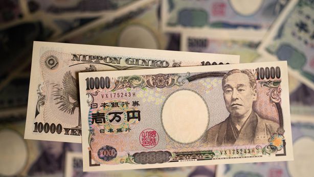 Borsa Tokyo -1,5%, paga nuove dichiarazioni Bank of Japan su tassi. Yen sale sul dollaro a record da gennaio dopo dibattito TV Trump-Harris