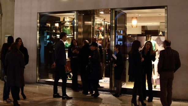 Kering scivola in Borsa: ispezioni negli spazi italiani di Gucci