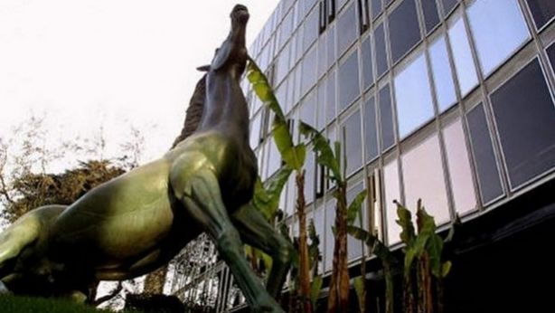 Rai e Eni privatizzate? La politica trema