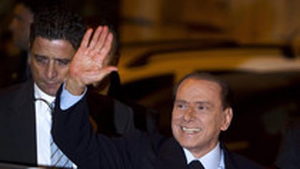 Berlusconi: Italia nel baratro, Pdl scarica Monti