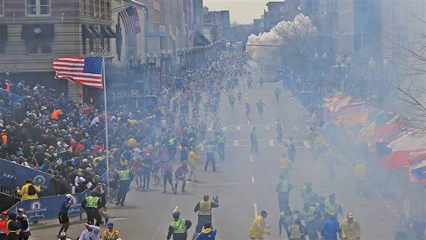Terrorismo, due bombe sulla maratona a Boston. Vittime: 3 morti e oltre 150 feriti