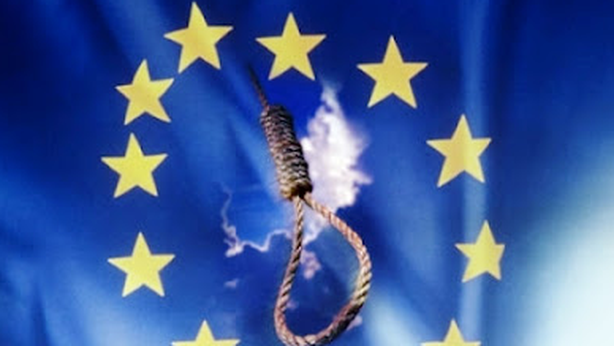 M5S all’attacco: “fiscal compact ha condannato a morte l’Italia”