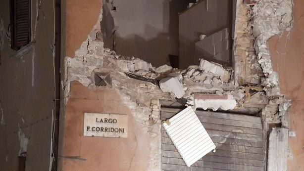 Torna incubo terremoto in Centro Italia. Migliaia di sfollati, 200 scosse