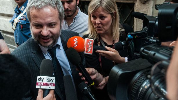 Btp ed euro sotto pressione, Borghi agita spettro Italexit