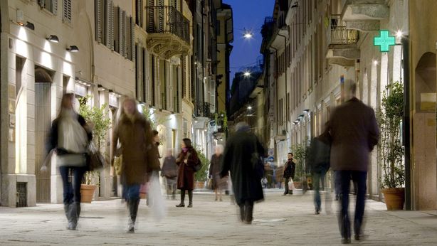 Investire in immobili o in borsa? Cosa dicono i numeri, costi e rendimenti
