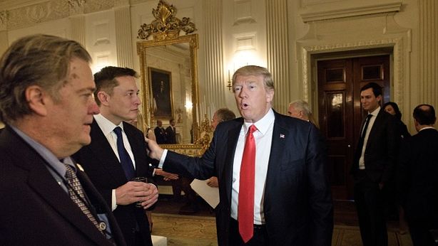 Musk: Trump non dovrebbe candidarsi alle presidenziali 2024