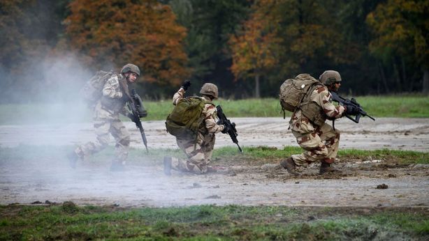 Svolta storica, accordo UE a 23 su mega esercito: unione militare permanente