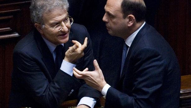 “Alfano capo Pdl, altrimenti due partiti”