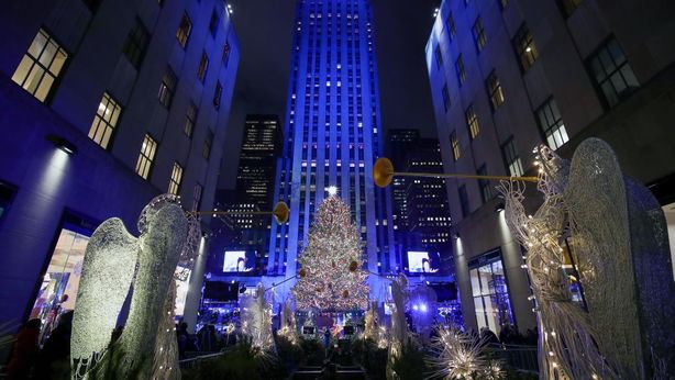 Natale 2019: italiani spenderanno metà budget per il regalo al partner o ai figli
