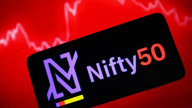 Borsa Tokyo chiude in rialzo con scommesse Bank of Japan. Miracolo India: la Borsa batte Hong Kong