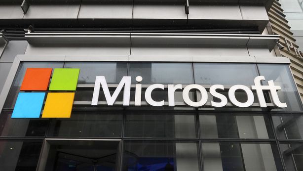 Microsoft congela gli stipendi per puntare sull’intelligenza artificiale