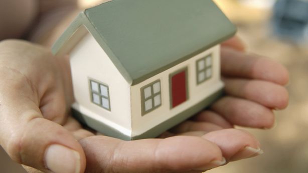 Mutui: tassi giù al 4,38% gennaio. Codacons: “bene ma rate ancora pesanti”
