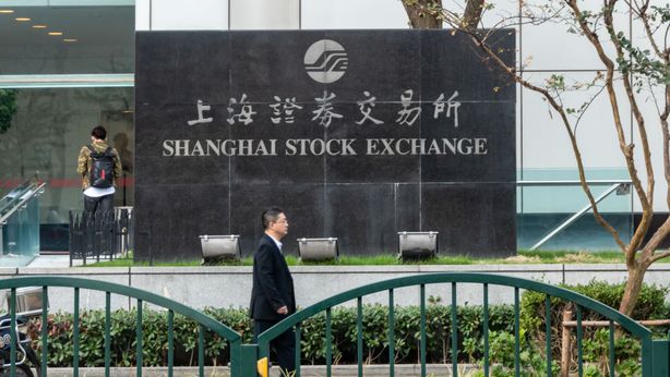 Borse Asia contrastate, Tokyo ancora chiusa. Focus su dato Cina ed effetto Apple