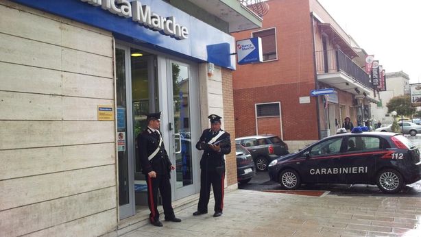 Alert Fitch su piano salvataggio banche italiane: “costoso per il settore”