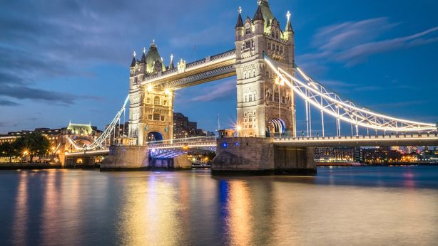 Giovani in fuga dall’Italia: in dieci anni via 250mila. Londra meta più ambita