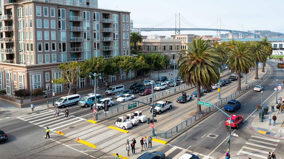 California, i miliardari accelerano donazioni e strategie fiscali per evitare la patrimoniale