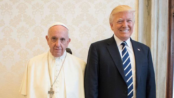 Papa Francesco: “Chi costruisce muri per i migranti diverrà prigioniero”