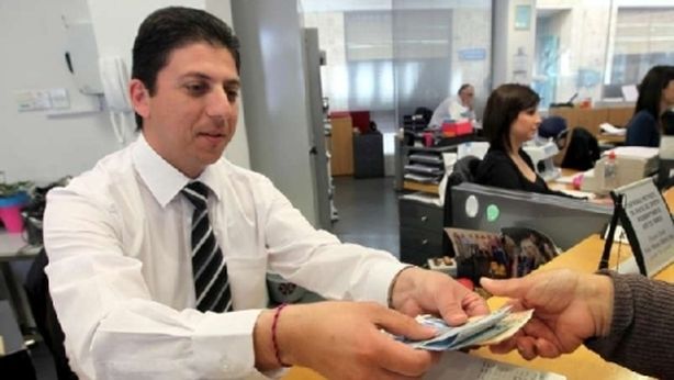 Unicredit e Banca Intesa vendono decine di miliardi di asset ‘tossici’ agli americani
