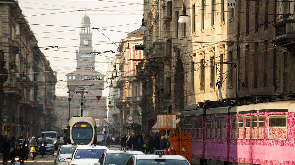 Taxi: Antitrust esorta Roma, Milano e Napoli ad “adeguare numero licenze alla domanda”