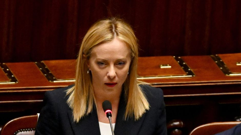 Meloni: “Siamo nel pieno di una tempesta economica. Riporteremo la nave in porto”