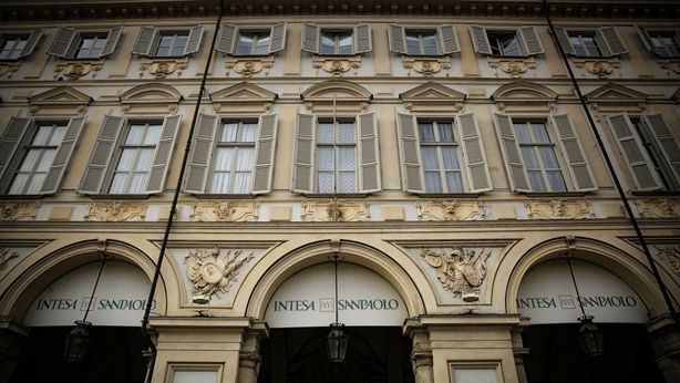 S&P’s alza il rating delle banche italiane