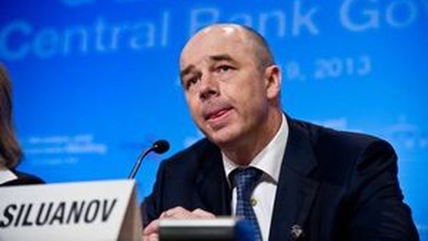 Russia: idea svalutazione, il rublo va a picco