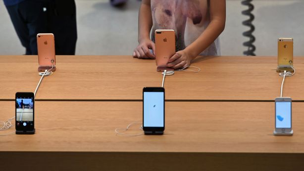 Apple, problemi iPhone 8 generano il panico