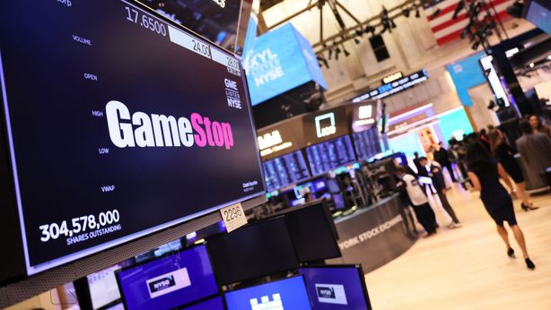 Torna febbre da meme stock? Titolo GameStop in orbita