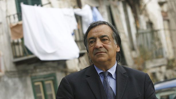 Sindaco Palermo: “Aboliamo permessi soggiorno, come pena di morte”