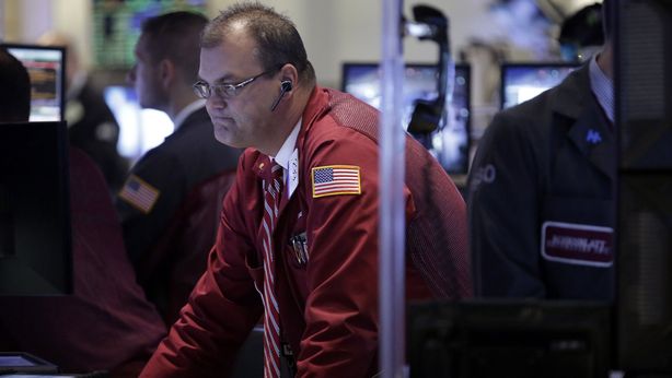 Wall Street chiude seduta in rosso, ma novembre positivo