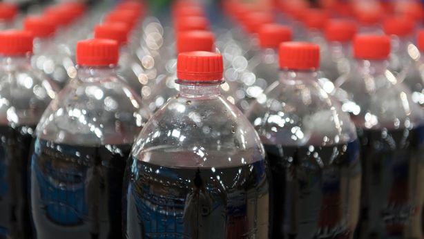 Greenpeace: Coca Cola e Pepsi via dall’associazione Usa della plastica