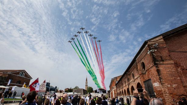 L’Italia con Draghi è il “Paese dell’anno”, secondo l’Economist