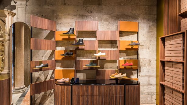 Gianvito Rossi sbarca a Milano con una nuova collezione