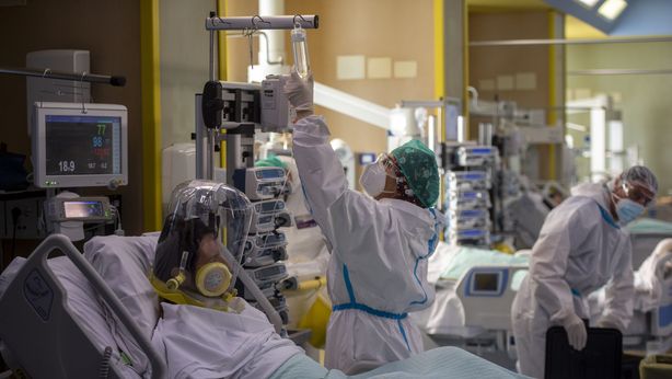 Covid torna a far paura: in Europa tornano le chiusure
