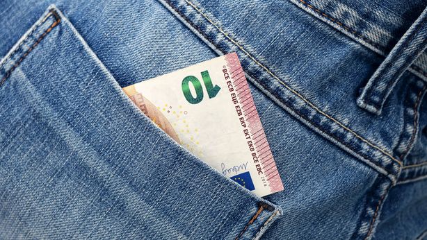 Educazione finanziaria, 7 genitori su 10 danno la paghetta ai figli
