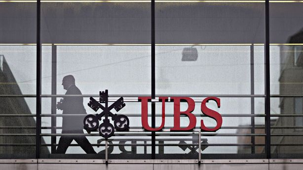 Ubs: investitori private più ottimisti, ma la guerra dazi spinge a restare liquidi