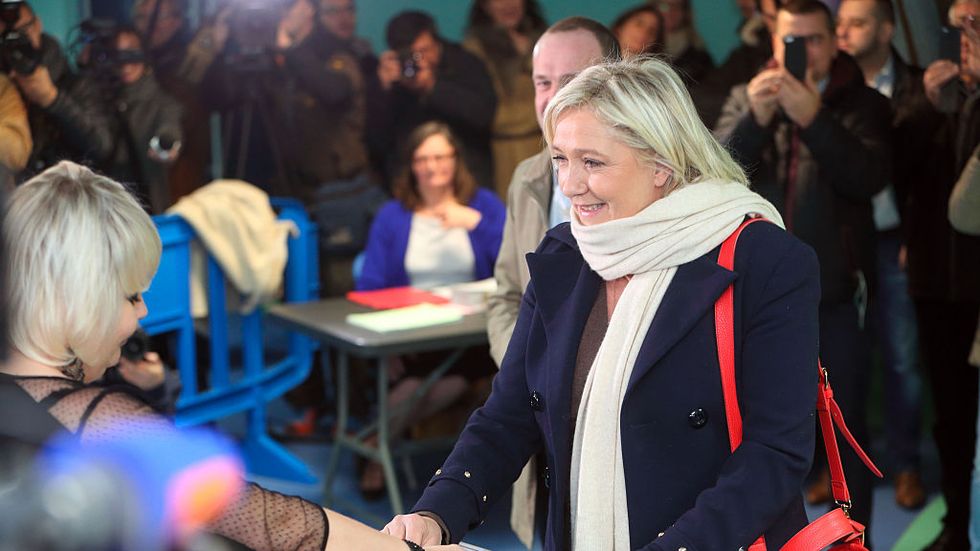 Marine Le Pen. Trepidazione per elezioni Francia