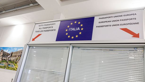 Passaporto: rilascio e rinnovo agli uffici postali di Milano, Napoli, Bergamo e Firenze