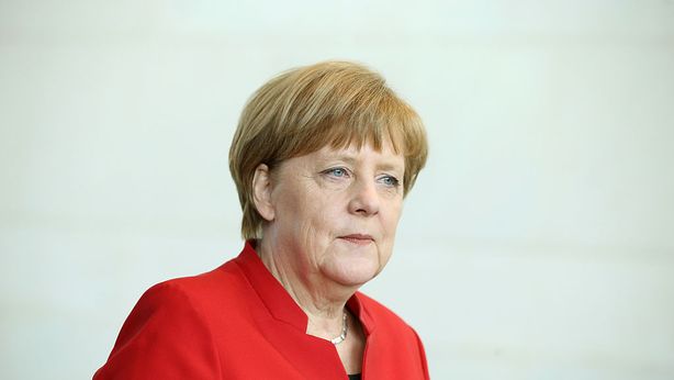 Merkel per la prima volta ammette: “Tra migranti anche terroristi”