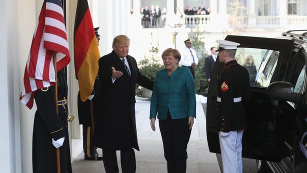 Dopo aver mollato Trump, Merkel cerca alleati in Asia