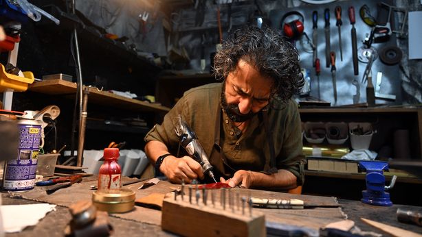 Calano gli artigiani. In troppi preferiscono il lavoro dipendente