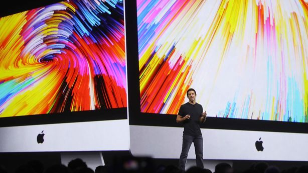 Apple, addio a Tim Cook. Chi è John Ternus, il nuovo a.d. del gruppo hi-tech