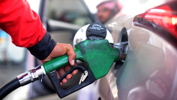 Petrolio ai minimi di 11 anni: deflazione “benigna”